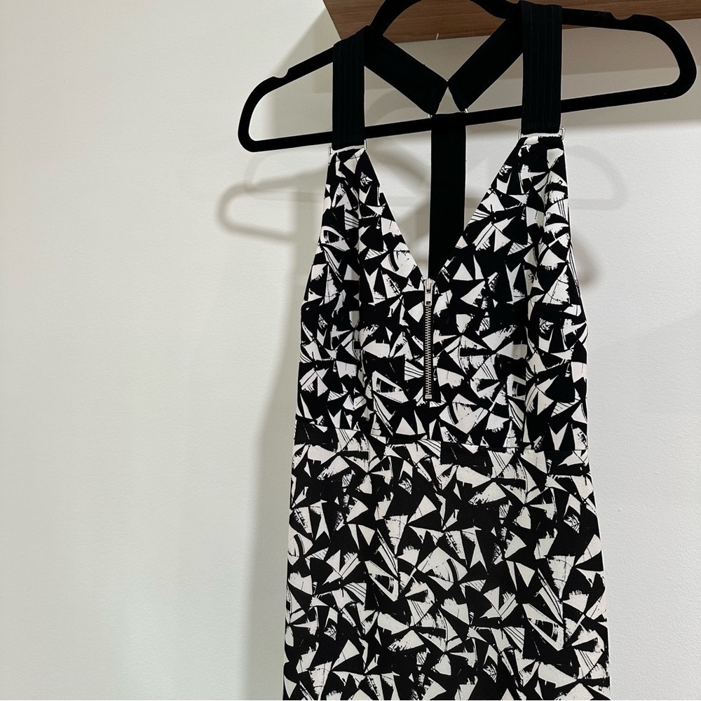 ALC Black Patti Printed Silk V Neck Halter Cross Back Maxi Dress Resort Vacay - Picture 5 of 12